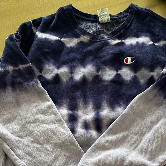 Champion Other - Oversized Tie Dye Champion Sweatshirt *RARE